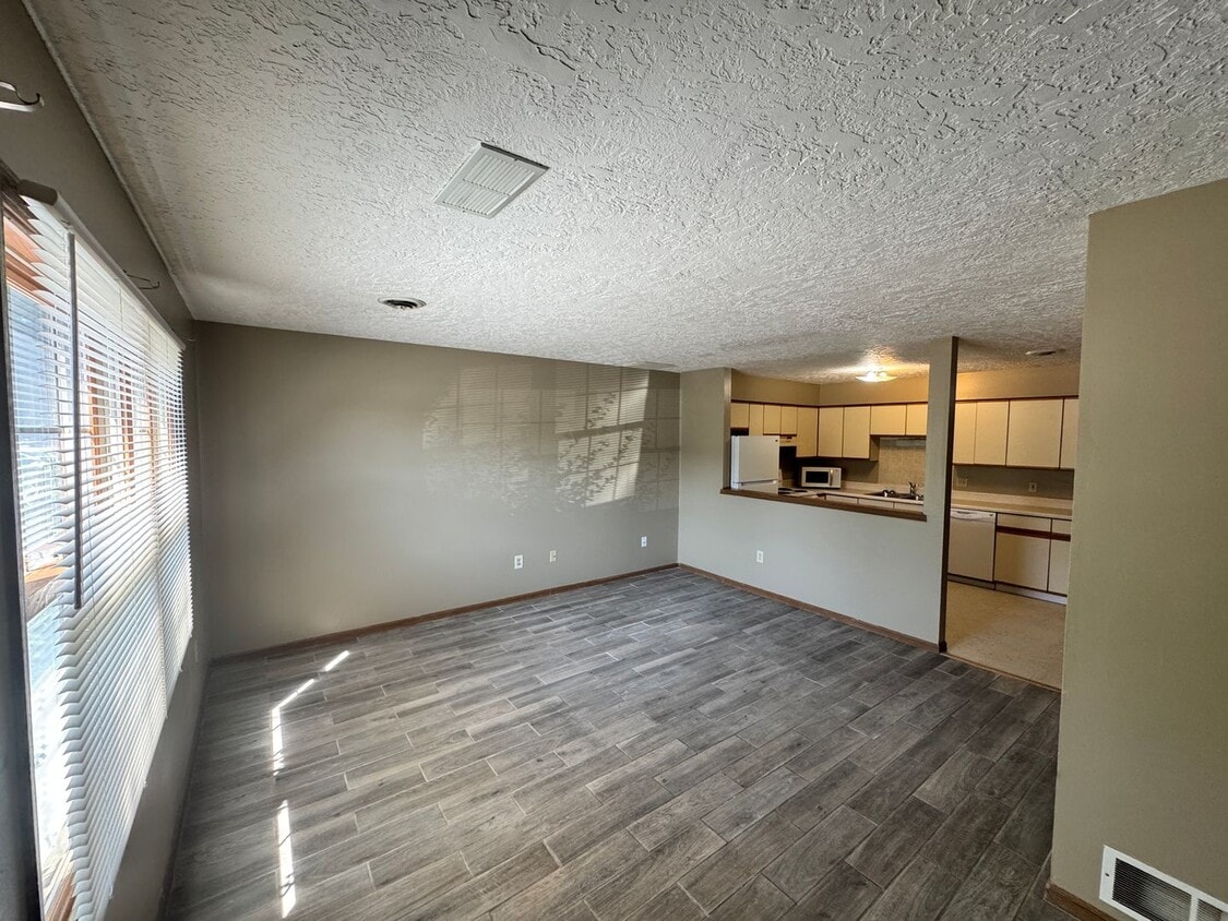 Primary Photo - Townhome on West Side of Manhattan --- Fle...