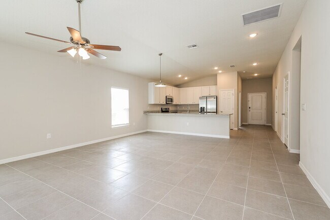 Foto del edificio - 1660 Redfin Dr