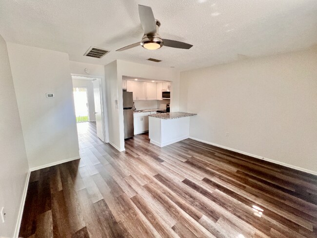 Building Photo - 419 Duchess Ct