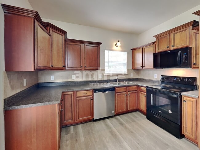 Foto del edificio - 3013 Community Cir