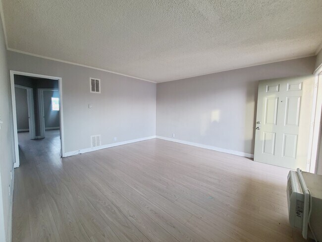 Building Photo - 8720 Orion Ave