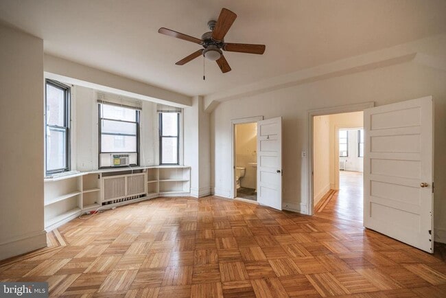 Building Photo - 250 S 13th St