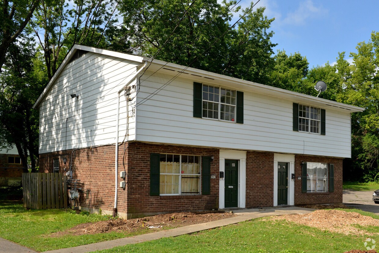 Primary Photo - 7813-7835 Glenorchard Dr