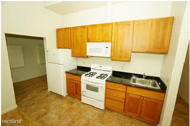 Building Photo - 2 br, 1 bath Apartment - 2227 4 Unit 4