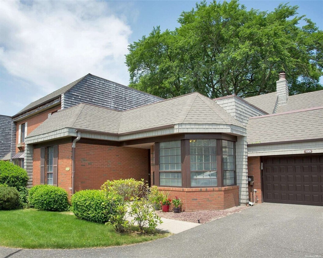 195 Captains Way, Bay Shore, NY 11706 House Rental in Bay Shore, NY