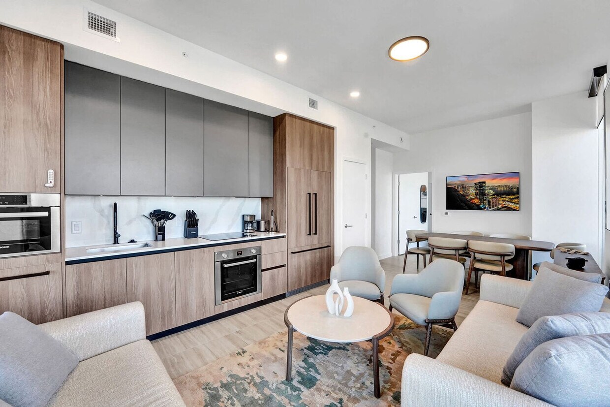 Foto principal - 580 72nd St