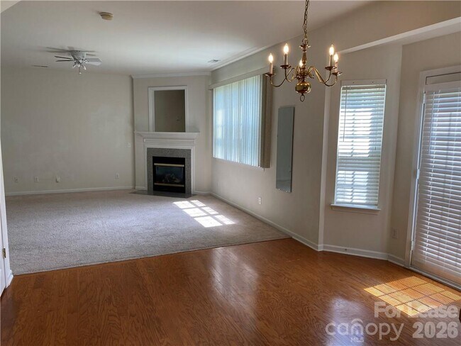 Foto del edificio - 17332 Newlands Corner Ln