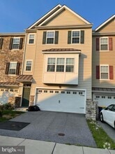 Building Photo - 115 Russell Ln