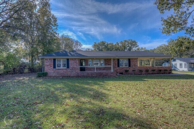 Building Photo - Stonewall Remodeled Home
