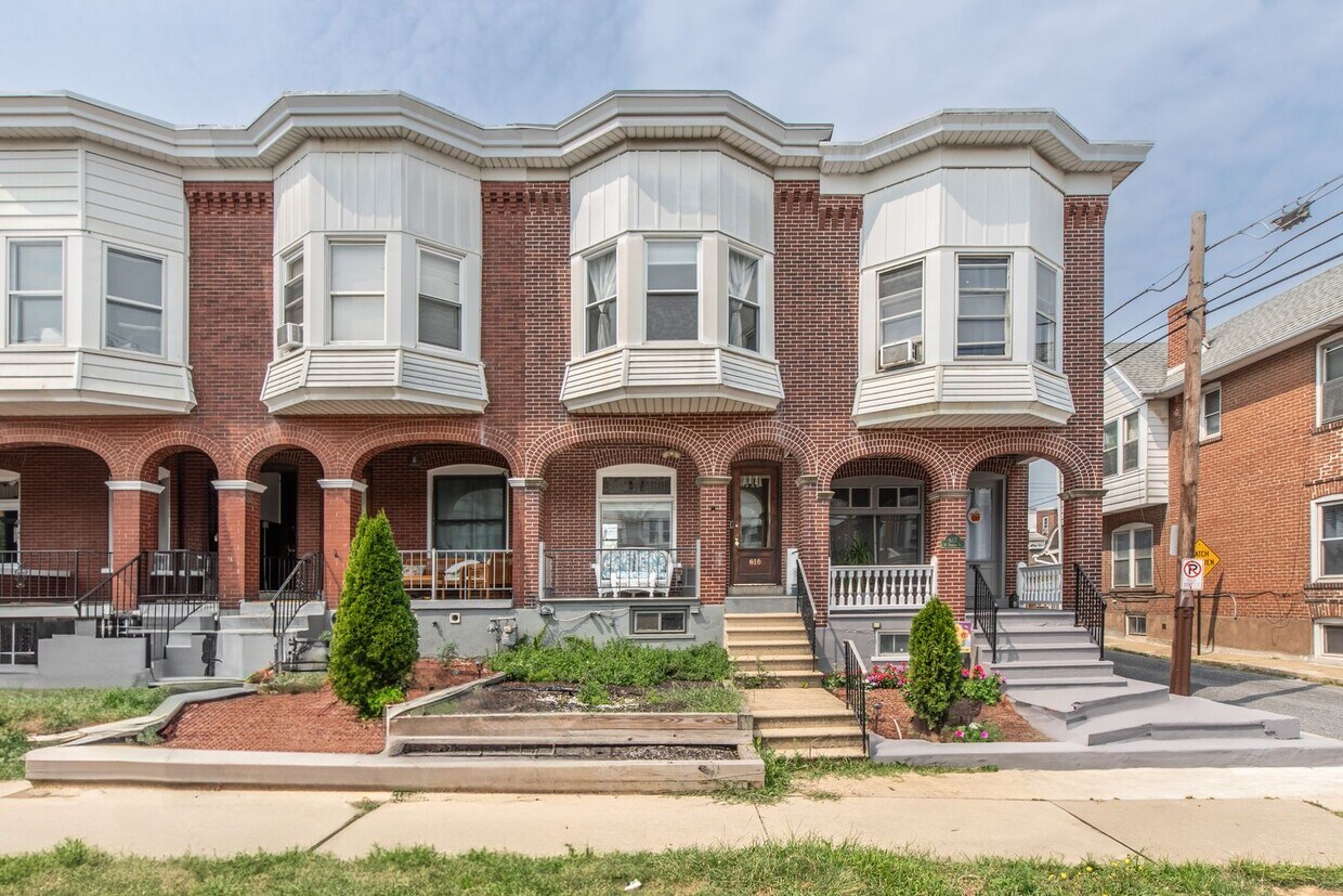 Foto principal - Spacious 3BR Allentown Gem – Comfort & Con...