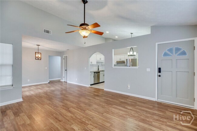 Foto del edificio - 34 Quail Forest Dr