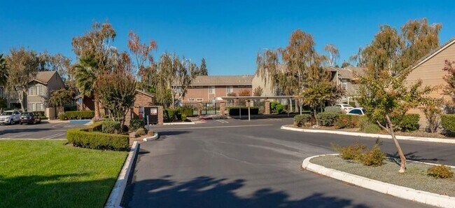 Foto del edificio - Modesto 2 Bedroom 2 Bath Condo "Parkview V...