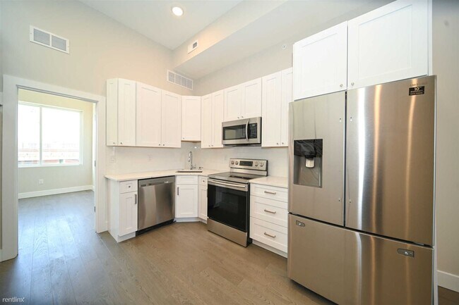 Foto del edificio - 2 br, 1 bath Triplex - 1415 N 8TH St Unit 2