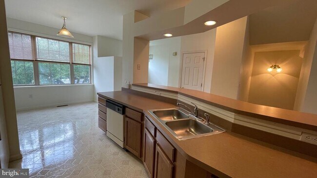 Building Photo - 4178 Waterford Dr