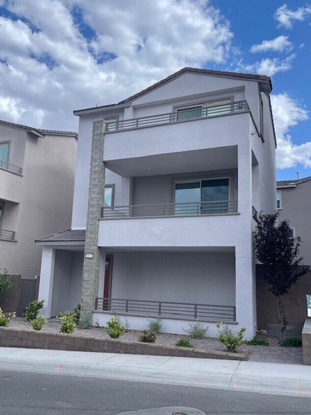 Primary Photo - Beautiful and Brand New Home in Summerlin ...