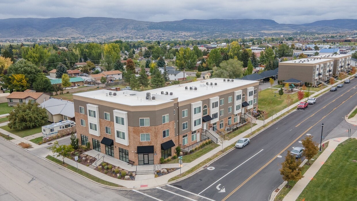 Primary Photo - Lovely 2-Bed, 1-Bath Condos in the Distric...