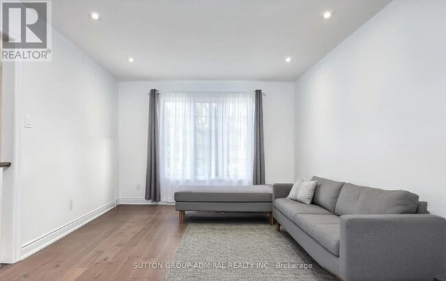 Building Photo - 16 Gibbon Dr