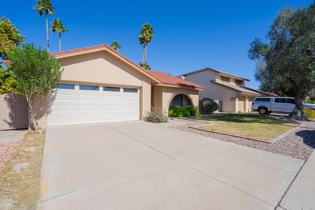 Photo - 1610 E Windjammer Way House