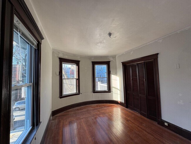 Building Photo - 62 Liberty Ave