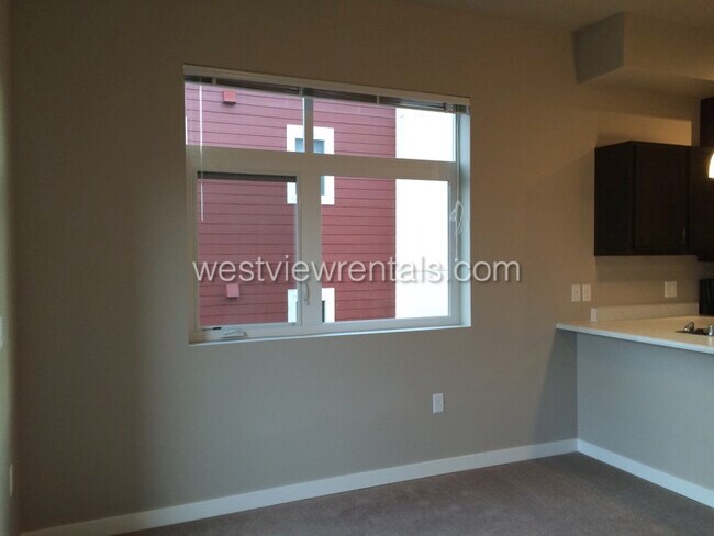 Building Photo - 203 E Laurel St