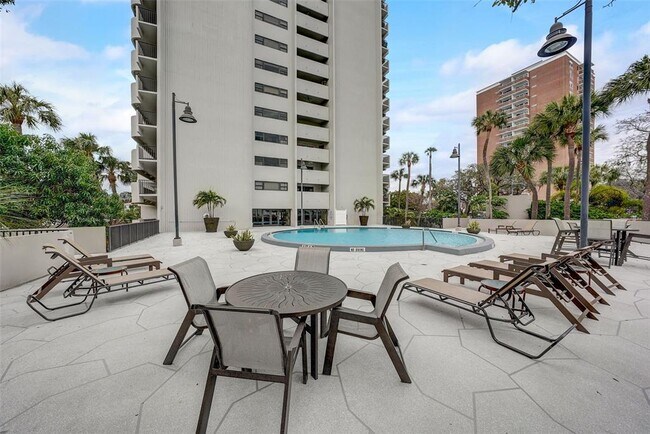 Foto del edificio - 4141 Bayshore Blvd