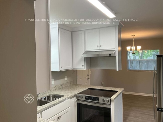 Building Photo - 1517 Bentin Dr N