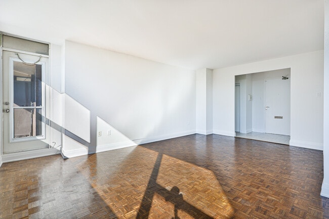 Building Photo - Attache North - 185