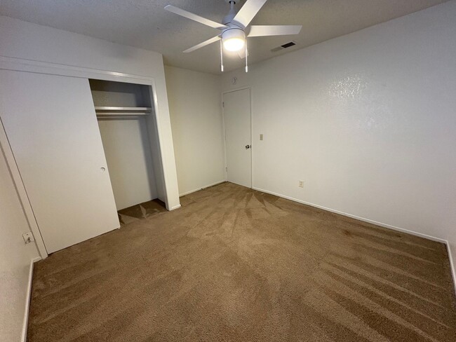 Building Photo - 2955