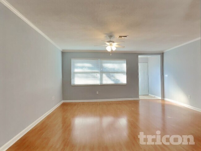 Building Photo - 10461 110th Way N