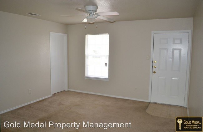 Foto del edificio - 5710 Redstone Dr