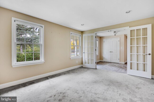 Building Photo - 7 E Upland Way