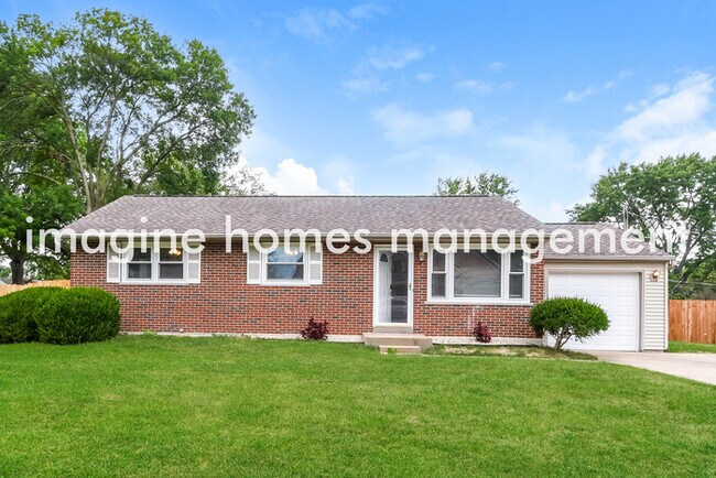 Building Photo - 3 Bed / 1 Bath Home in Lindbergh Schools