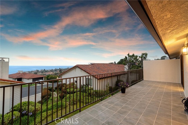 Building Photo - 25 Ocean Crest Ct