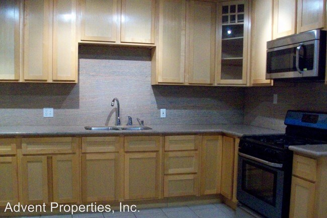 Building Photo - 2842 Adeline St