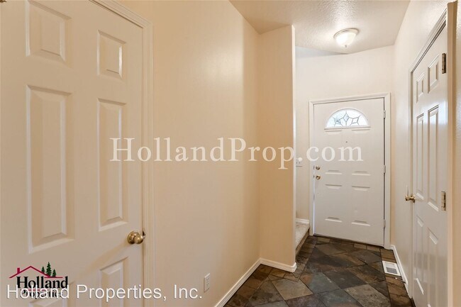 Building Photo - 3 br, 2.5 bath House - 17880 SW Arbela Ct.