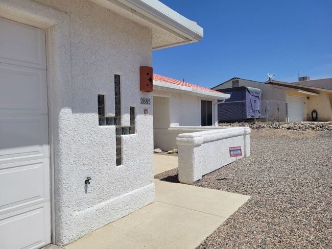 Building Photo - Long Term Pool Home !! READY End August