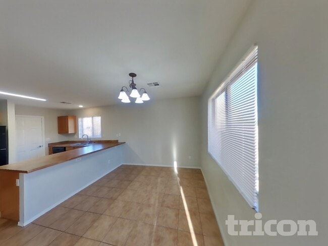 Foto del edificio - 10535 W Papago St