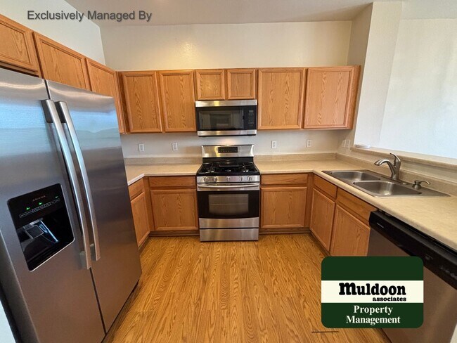 Foto del edificio - Two-bedroom townhome-Available now! Dog Friendly!