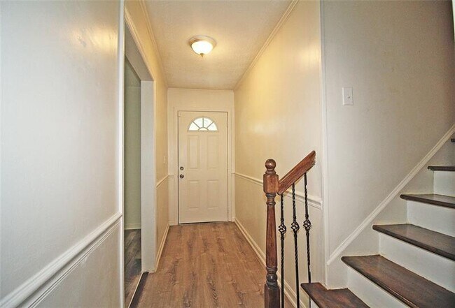 Building Photo - 6536 Melandre Dr