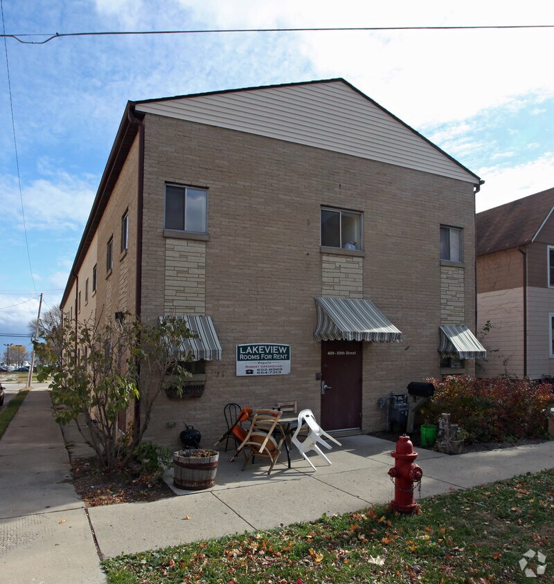 Building Photo - 409 59th St