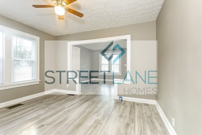 Building Photo - REDUCED! - Now offering $1000 off first fu...