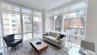 Building Photo - 42 W 33rd St