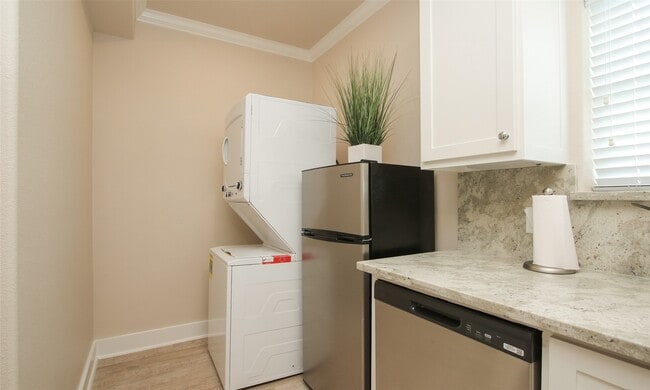 Building Photo - 3533 Mt Pleasant St