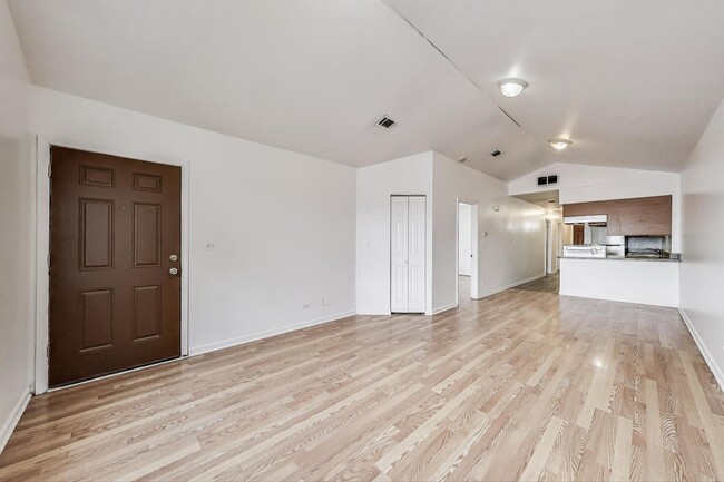 Building Photo - 4641 S Drake Ave