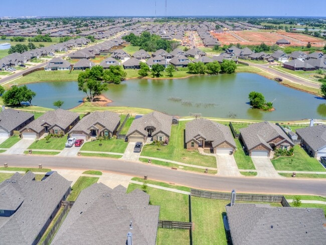 Building Photo - Welcome Home to The Waters!