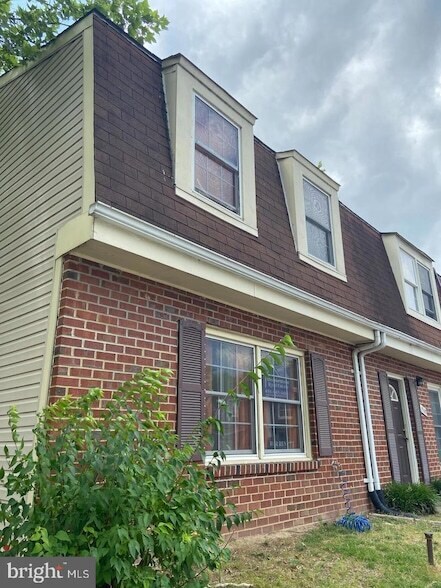 Foto principal - 1942 Arwell Ct
