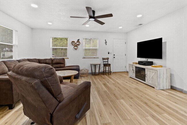 Foto del edificio - 2725 NW 44th Pl