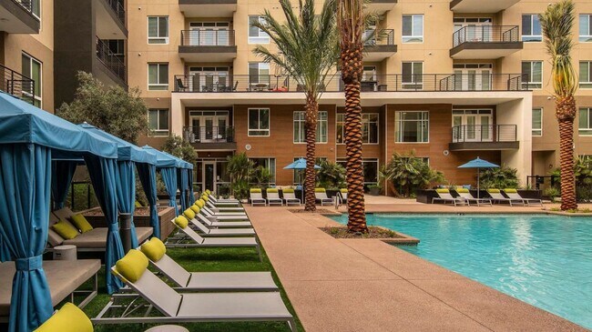 Foto del edificio - 3300 N Scottsdale Rd