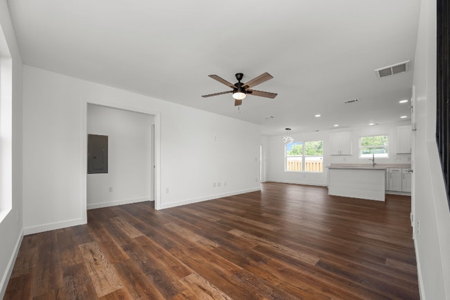 Building Photo - 117 Mullican St