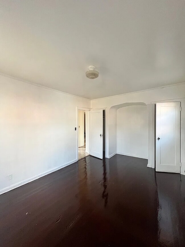Foto del edificio - 68-168 Camden Ave